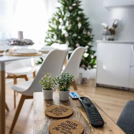 Apartamento Lujoso Entre 2 Playas Con Garaje, Wifi *