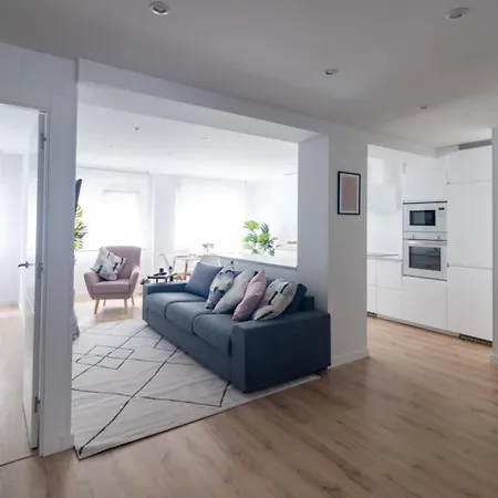 Apartamento Lujoso Entre 2 Playas Con Garaje, Wifi