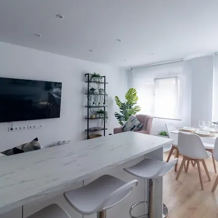 Lujoso Entre 2 Playas Con Garaje, Wifi Apartment