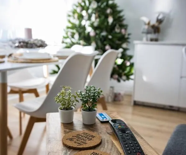 Apartamento Lujoso Entre 2 Playas Con Garaje, Wifi *